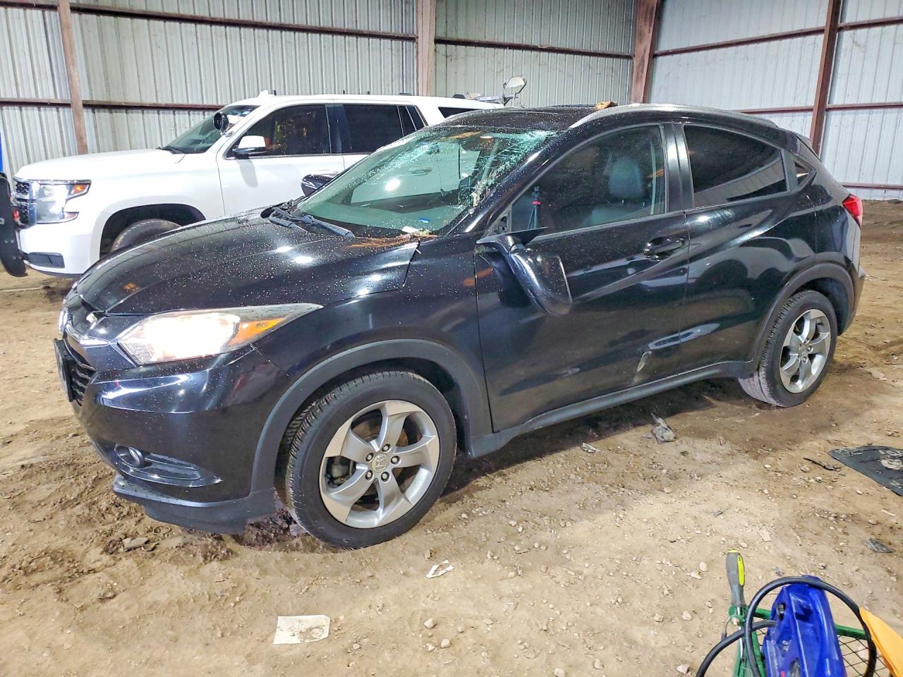 2016 Honda HR-V VIN 3CZRU6H70GM767283 COPART salvage auction — Water/Flood, TX - SALVAGE TITLE-FLOOD DAMAGE, sold $2,800 on 2026-06-29 (photo 1)