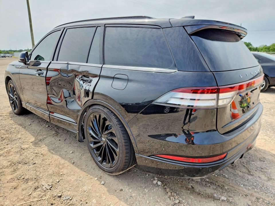 2026 Lincoln VIN 5LM5J7WC7TGL06582 COPART salvage auction — SIDE, Tx - Salvage Vehicle Title, sold $28,750 on 2026-07-30 (photo 2)