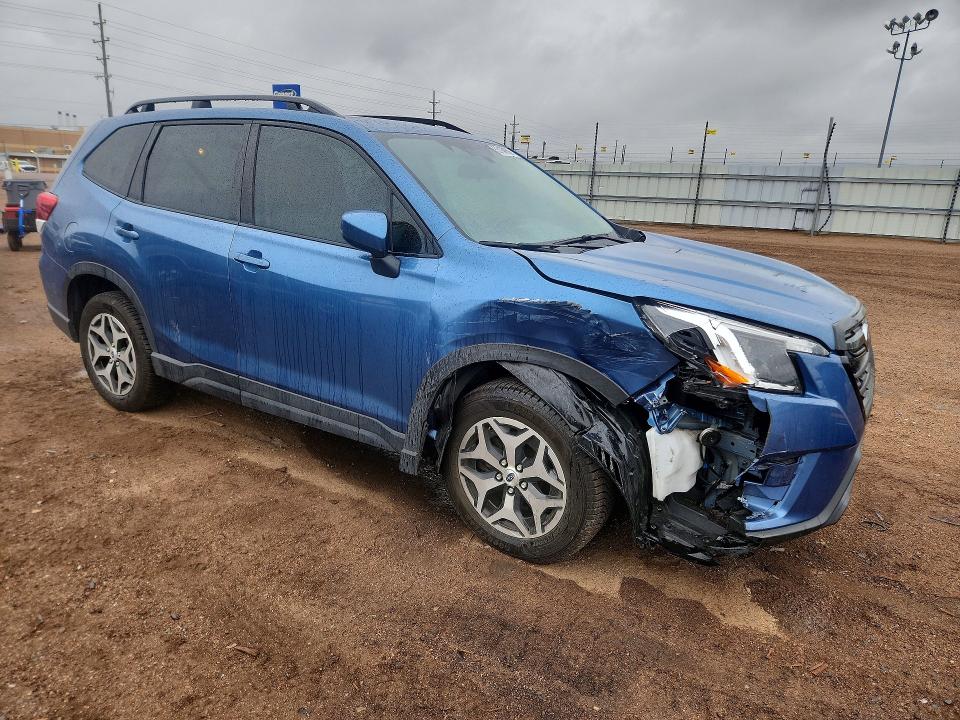 2023 Subaru Forester VIN JF2SKAEC7PH424543 COPART salvage auction — FRONT END, Salvage Title, sold $5,000 on 2026-08-03 (photo 4)