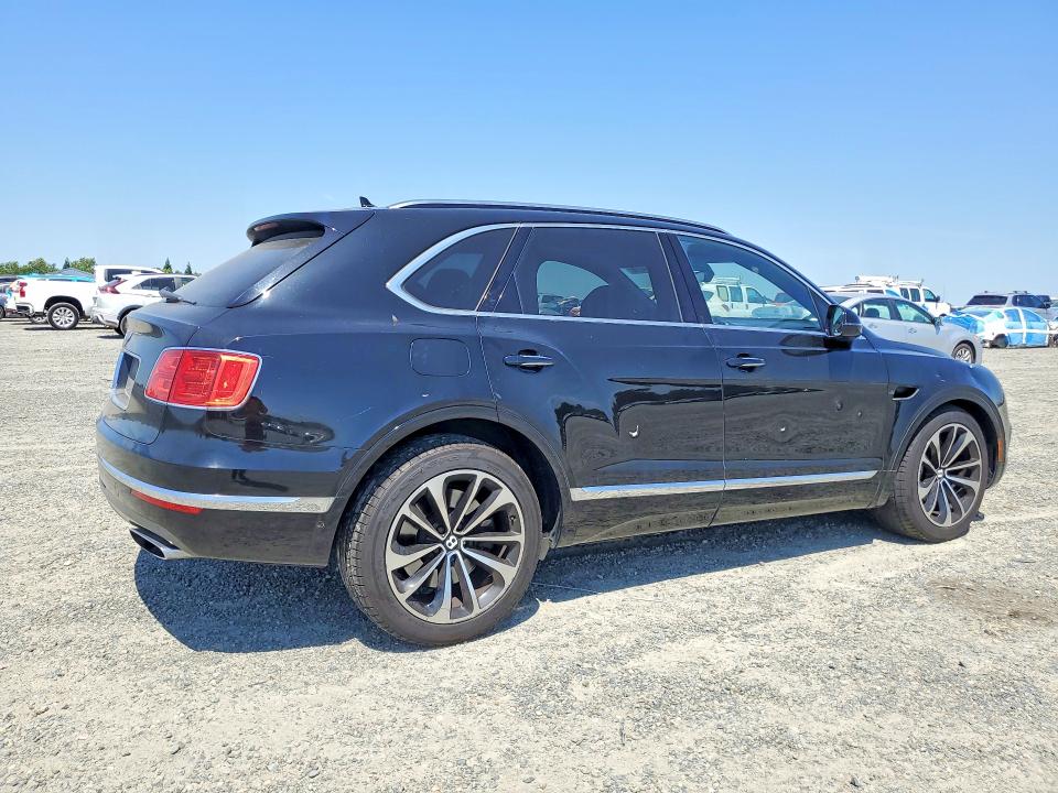 2017 Bentley Bentayga VIN SJAAC2ZV5HC016003 COPART salvage auction — VANDALISM, Ca - Salvage Certificate, sold $20,300 on 2026-07-02 (photo 3)