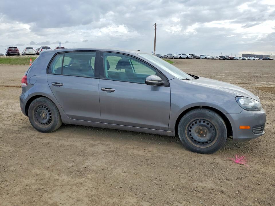 2010 Volkswagen Golf VIN WVWCA7AJ5AW285349 COPART salvage auction — VANDALISM, ON - PERMIT NO BRAND - UNFIT, sold $650 on 2026-08-11 (photo 4)