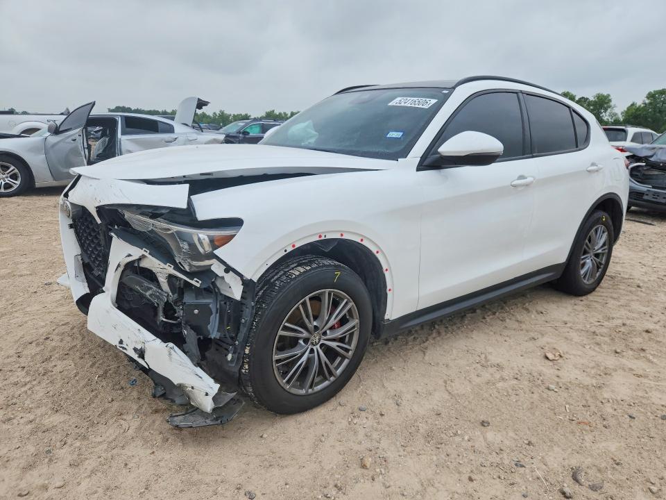 2022 Alfa romeo Stelvio VIN ZASPAJANXN7D26857 COPART salvage auction — FRONT END, Tx - Salvage Vehicle Title, sold $200 on 2026-07-21 (photo 1)