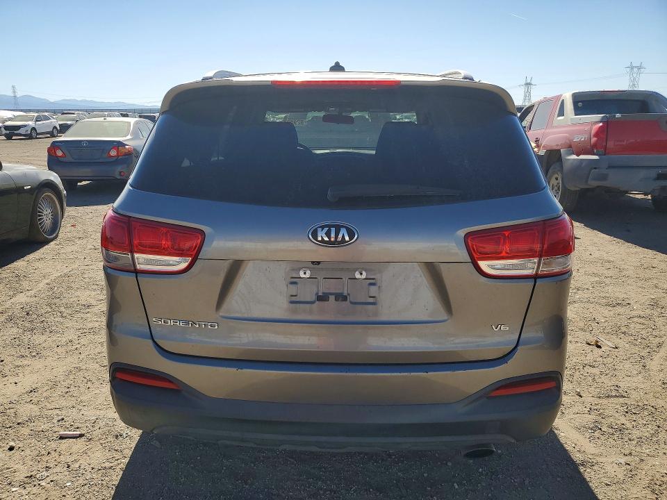 2016 Kia Sorento VIN 5XYPGDA53GG177562 COPART salvage auction — SIDE, CA - DIS/DLR/EXP ONLY CLEAN TITLE, sold $900 on 2026-07-20 (photo 6)