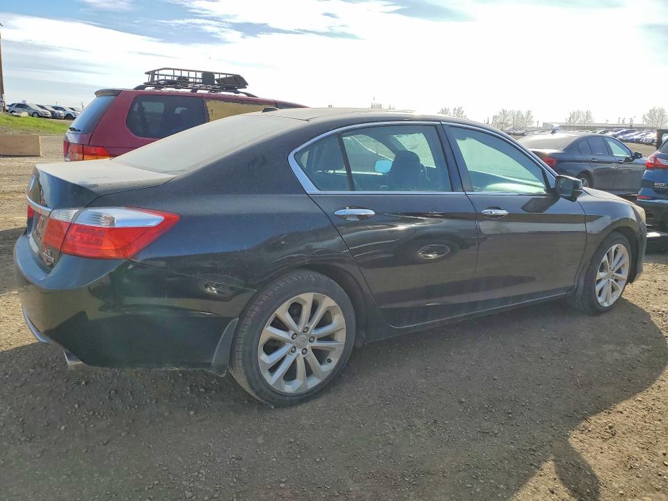 2014 Honda Accord VIN 1HGCR3F91EA800402 COPART salvage auction — FRONT END, AB - BOS - REBUILT, sold $9,000 on 2026-07-21 (photo 3)