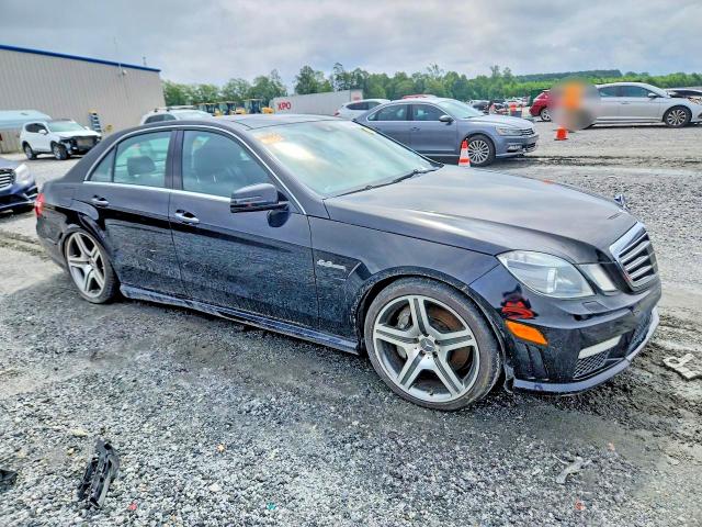 2011 Mercedes-benz E-class VIN WDDHF7HB0BA313195 COPART salvage auction — MINOR DENT/SCRATCHES, Nc - Certificate Of Title (P), sold $8,300 on 2026-07-29 (photo 4)
