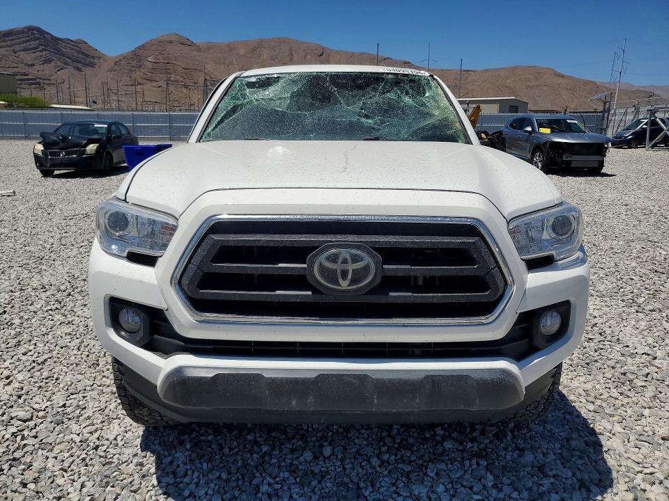 2022 Toyota VIN 3TMCZ5AN8NM508912 COPART salvage auction — ROLLOVER, Nv - Salvage Title, sold $12,800 on 2026-07-29 (photo 5)