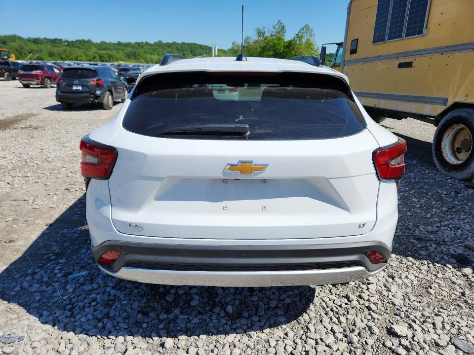 2025 Chevrolet Trax VIN KL77LHEP5SC097219 COPART salvage auction — SIDE, Il - Salvage Certificate, sold $8,500 on 2026-07-15 (photo 6)