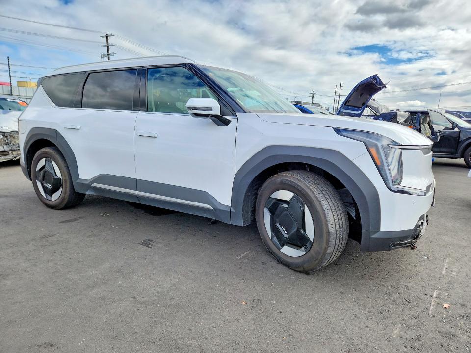 2025 Kia VIN 5XYAFFS59SG001627 COPART salvage auction — FRONT END, Ca - Salvage Certificate, sold $11,700 on 2026-07-30 (photo 4)