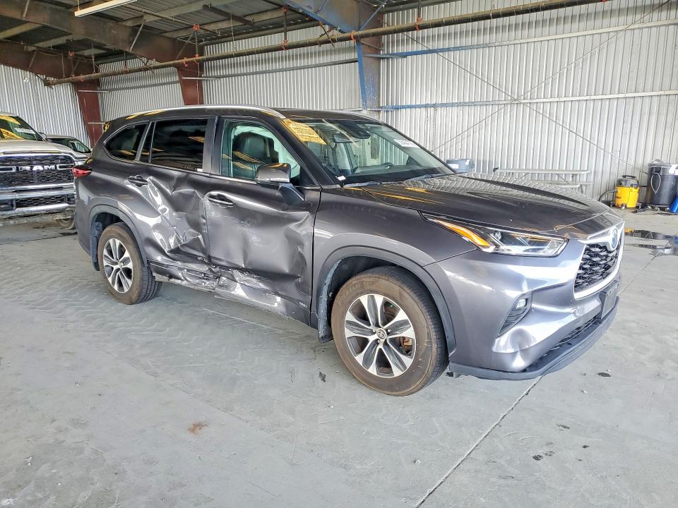 2023 Toyota Highlander hybrid VIN 5TDKBRCH2PS118048 COPART salvage auction — SIDE, Ca - Salvage Certificate, sold $13,800 on 2026-07-20 (photo 4)