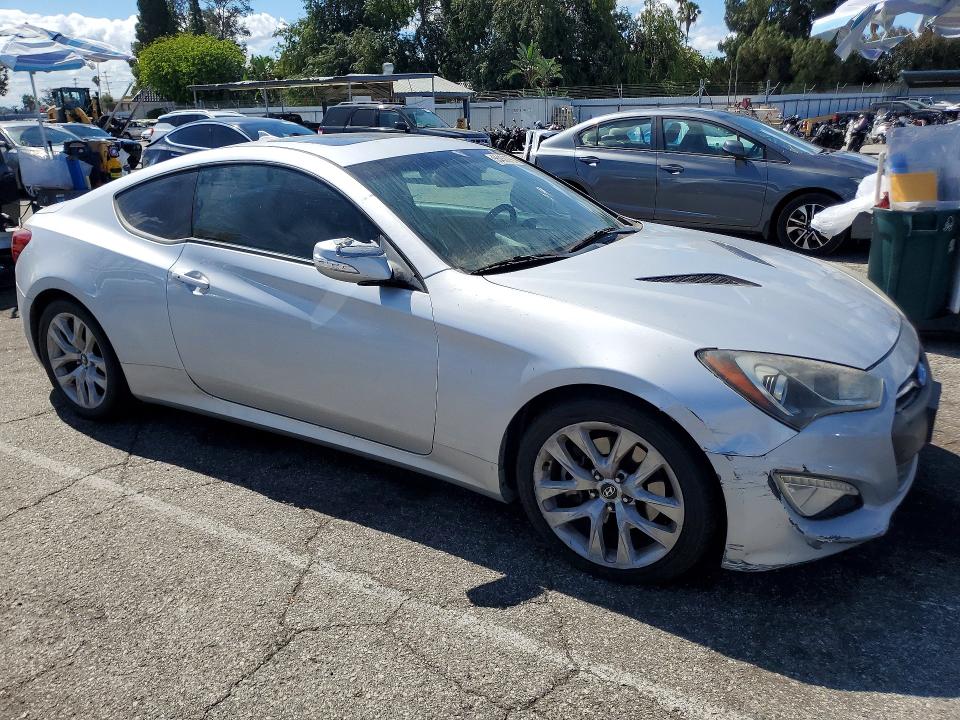 2014 Hyundai VIN KMHHU6KJ6EU114841 COPART salvage auction — SIDE, CA - SALVAGE CERTIFICATE, sold $1,300 on 2026-07-24 (photo 4)