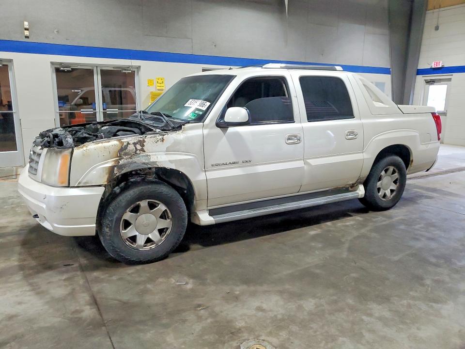 2002 Cadillac Escalade ext VIN 3GYEK63N52G236503 COPART salvage auction — ENGINE BURN, Va - Cert Of Title - Salvage, sold $800 on 2026-07-02 (photo 1)