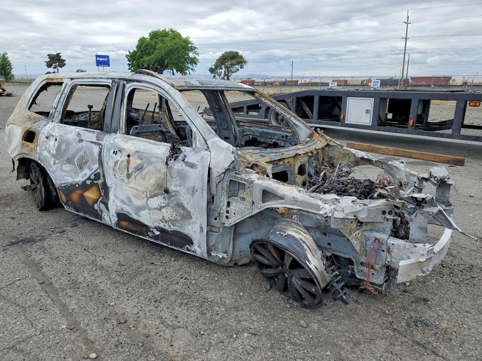 2016 Volvo Xc90 VIN YV4A22PK2G1036355 COPART salvage auction — BURN, Wa - Bill Of Sale-Parts Only, sold $50 on 2026-07-31 (photo 4)