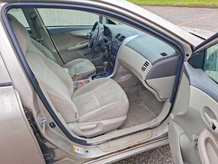 2010 Toyota Corolla VIN 2T1BU4EE2AC252848 COPART salvage auction — MINOR DENT/SCRATCHES, On - Permit No Brand - Unfit (P), sold $1,700 on 2026-07-03 (photo 5)