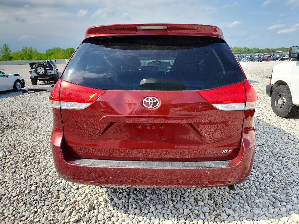 2014 Toyota Sienna VIN 5TDYK3DC5ES452680 COPART salvage auction — MINOR DENT/SCRATCHES, Mi - Dealer Only Clean Title (P), sold $3,400 on 2026-07-23 (photo 6)