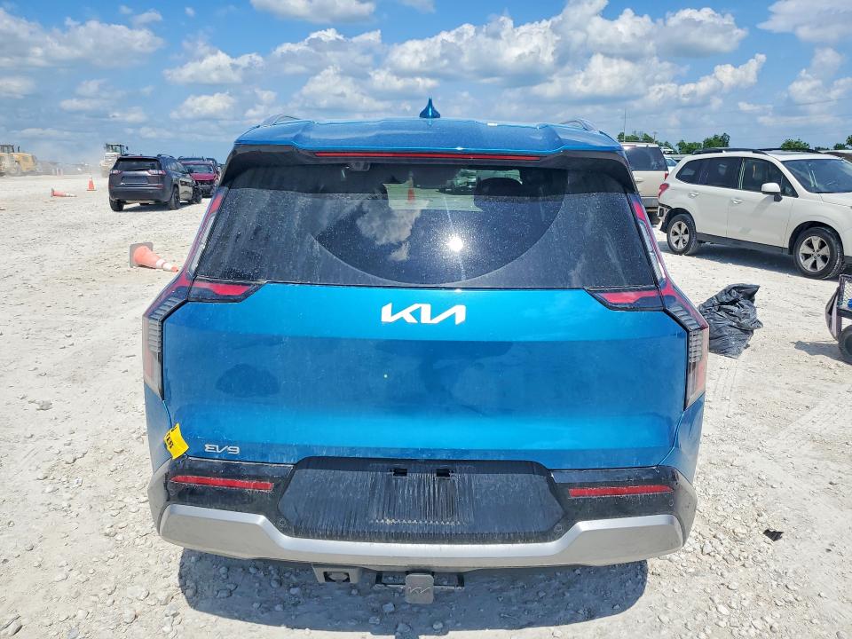 2025 Kia Ev9 VIN 5XYADFS56SG001039 COPART salvage auction — FRONT END, Tx - Salvage Vehicle Title, sold $17,400 on 2026-07-09 (photo 6)
