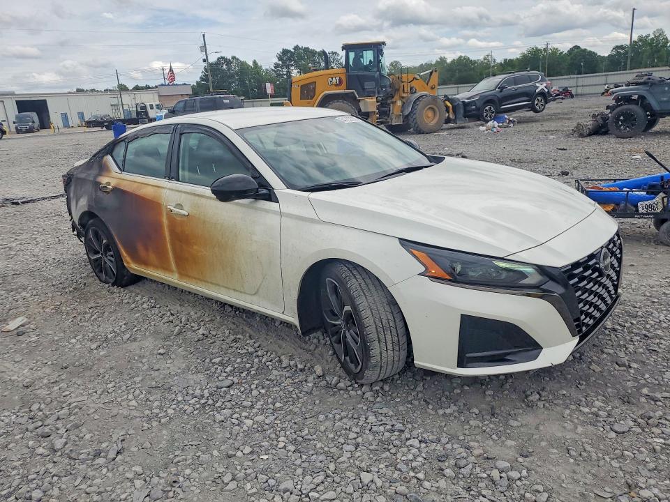 2023 Nissan Altima VIN 1N4BL4CV2PN315898 COPART salvage auction — BURN, Al - Cert Of Title-Salvage Title, sold $4,250 on 2026-07-03 (photo 4)