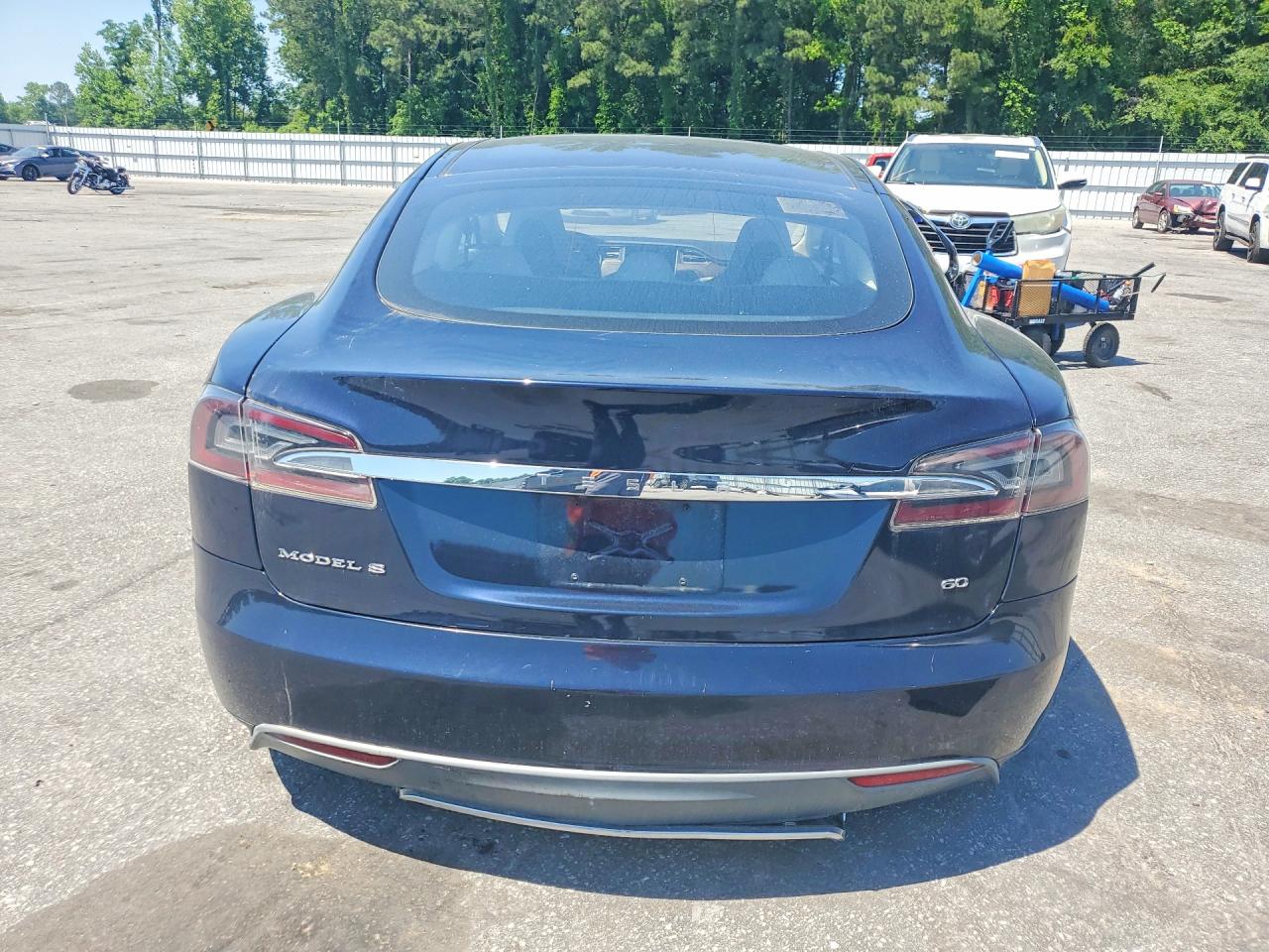 2013 Tesla Model S VIN 5YJSA1AG2DFP12122 COPART salvage auction — Front End, NC - DEALER ONLY CLEAN TITLE (P), sold $2,450 on 2026-07-03 (photo 6)
