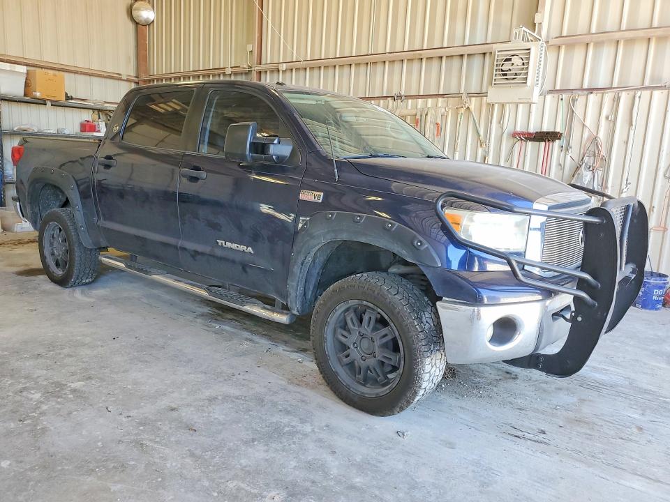 2013 Toyota Tundra VIN 5TFDW5F1XDX317889 COPART salvage auction — SIDE, Tx - Salvage Vehicle Title, sold $5,800 on 2026-07-06 (photo 4)