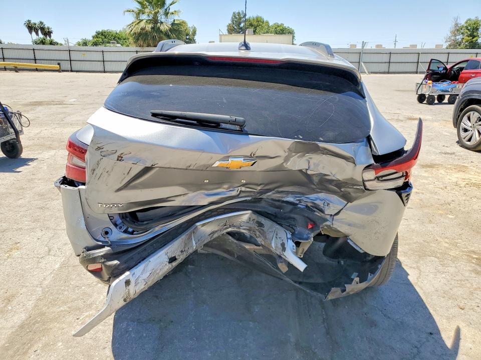 2025 Chevrolet Trax VIN KL77LHEP6SC141552 COPART salvage auction — REAR END, Salvage Title, sold $5,000 on 2026-07-10 (photo 6)