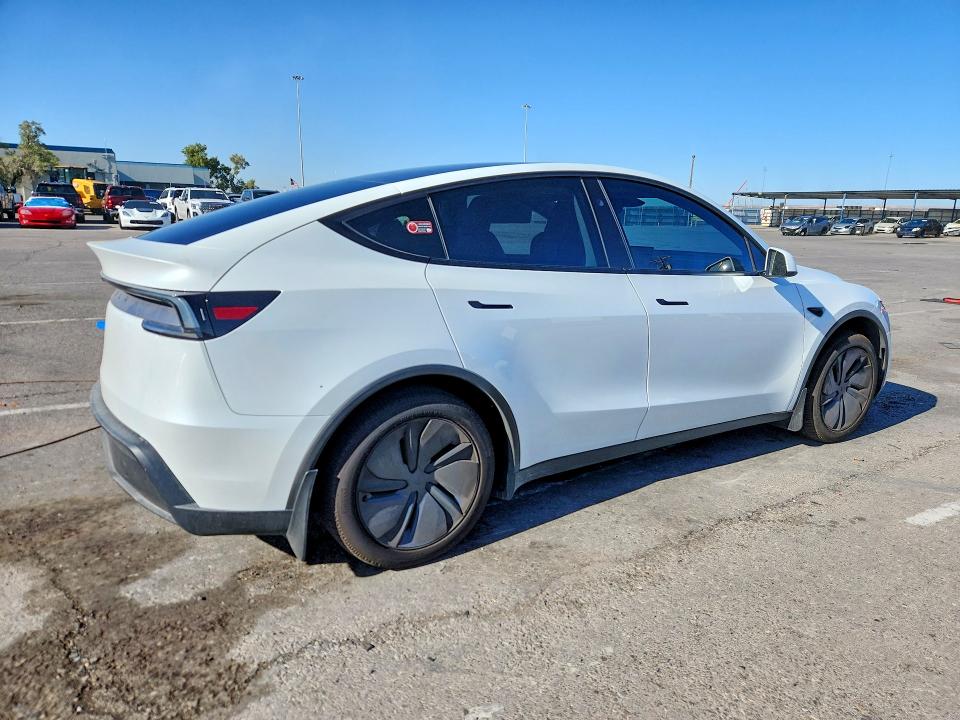 2026 Tesla Model y VIN 7SAYGDED8TA493353 COPART salvage auction — SIDE, Tx - Salvage Vehicle Title, sold $15,300 on 2026-07-31 (photo 3)