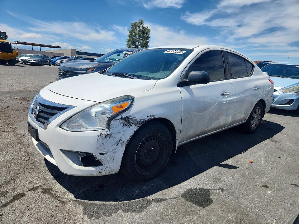 2015 Nissan Versa VIN 3N1CN7APXFL886118 COPART salvage auction — MINOR DENT/SCRATCHES, CA - CERTIFICATE OF TITLE, sold $875 on 2026-07-27 (photo 1)
