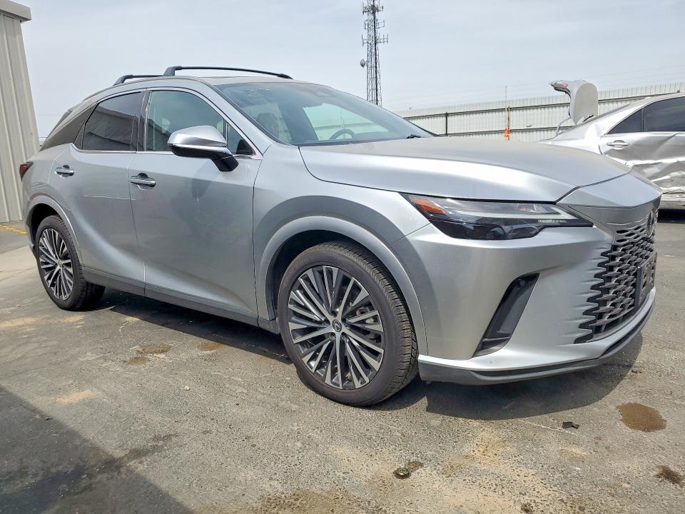 2023 Lexus Rx 350 VIN 2T2BAMBA0PC001048 COPART salvage auction — MINOR DENT/SCRATCHES, Ca - Dis/Dlr/Exp Only Clean Title, sold $30,000 on 2026-07-27 (photo 4)