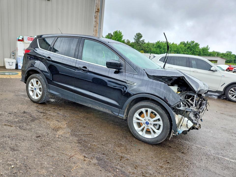 2017 Ford Escape VIN 1FMCU0GD6HUA31425 COPART salvage auction — FRONT END, Tn - Salvage Certificate, sold $1,150 on 2026-07-09 (photo 4)