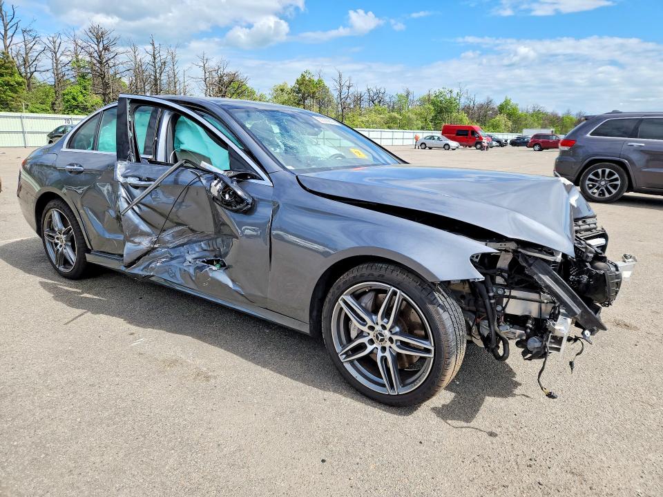 2020 Mercedes-benz E-klasse VIN WDDZF6JB5LA745310 COPART salvage auction — SIDE, Fl - Certificate Of Destruction, sold $3,750 on 2026-07-06 (photo 4)