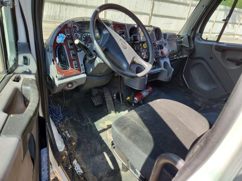 2015 Frht - freightliner M2 VIN 1FVACWDT9FHGK4027 COPART salvage auction — FRONT END, CA - SALVAGE CERTIFICATE, sold $2,200 on 2026-07-29 (photo 8)