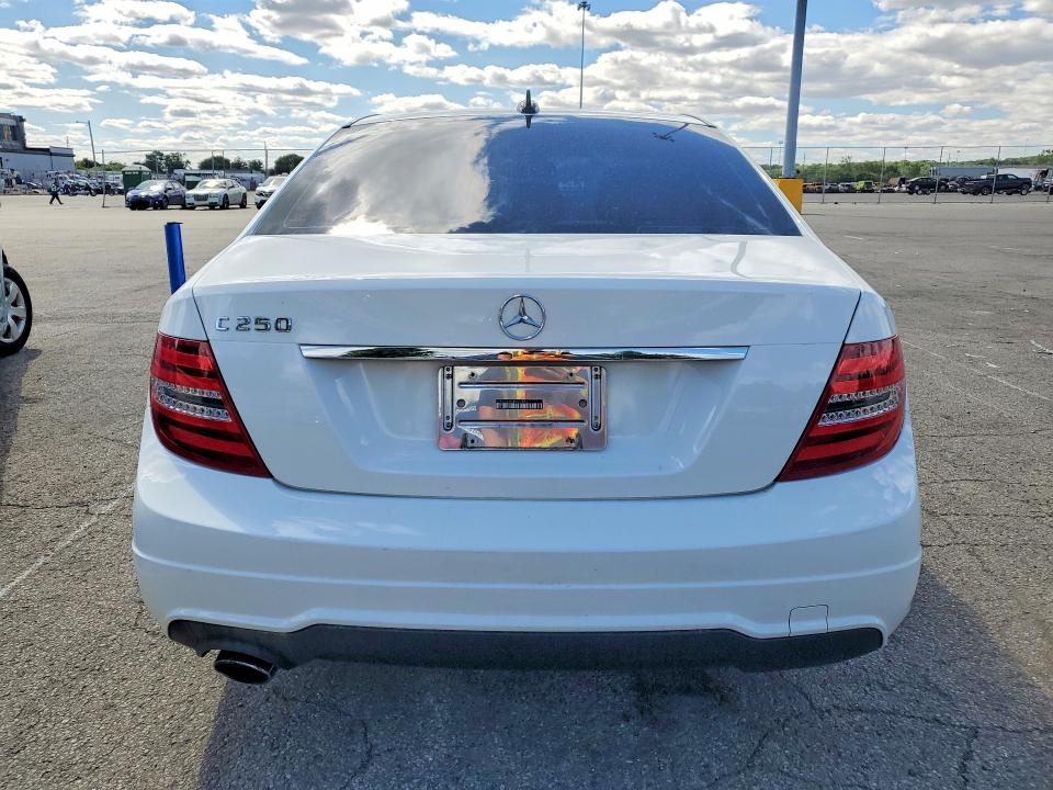 2014 Mercedes-benz C-klasse VIN WDDGF4HB9ER317603 COPART salvage auction — MECHANICAL, Oh - Certificate Of Title, sold $1,450 on 2026-07-29 (photo 6)