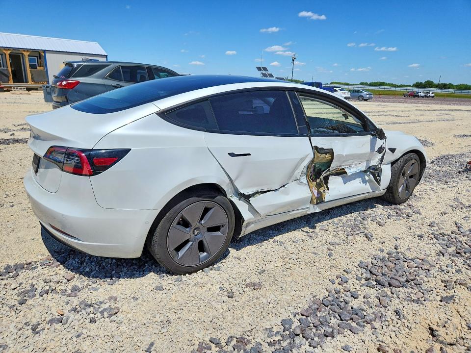 2021 Tesla VIN 5YJ3E1EA0MF915329 COPART salvage auction — SIDE, MO - SALVAGE CERTIFICATE OF TITLE, sold $6,100 on 2026-07-29 (photo 3)