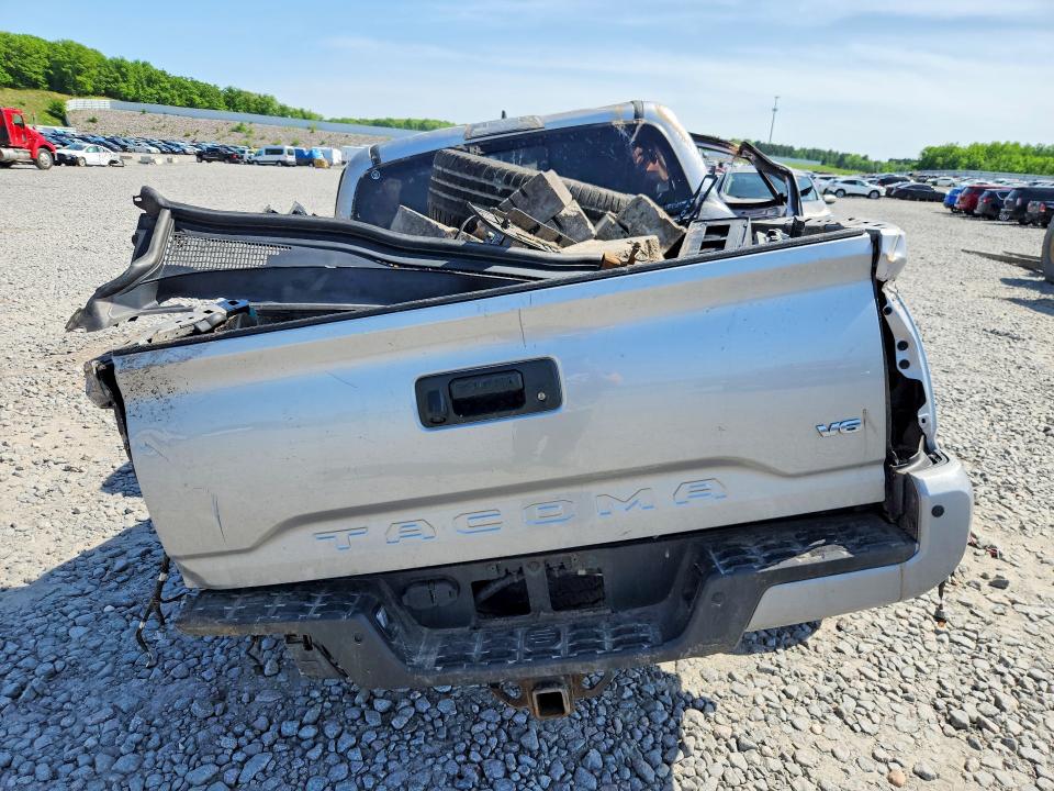 2019 Toyota Tacoma VIN 5TFCZ5AN2KX190212 COPART salvage auction — ROLLOVER, Mn - Cert Of Title-Salvage, sold $350 on 2026-07-27 (photo 6)