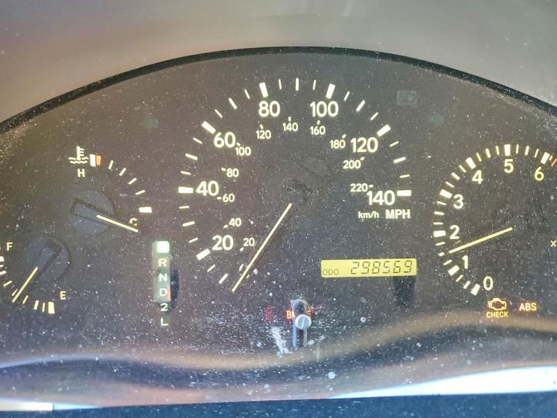 2003 Lexus Rx 300 VIN JTJHF10U330305553 COPART salvage auction — VANDALISM, CA - SALVAGE CERTIFICATE, sold $650 on 2026-07-15 (photo 9)