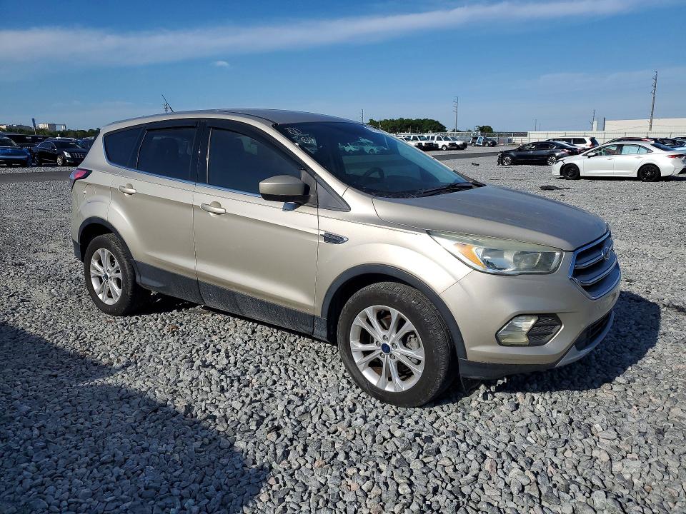 2017 Ford Escape VIN 1FMCU0GD2HUC19410 COPART salvage auction — MINOR DENT/SCRATCHES, Fl - Certificate Of Title, sold $2,050 on 2026-07-03 (photo 4)