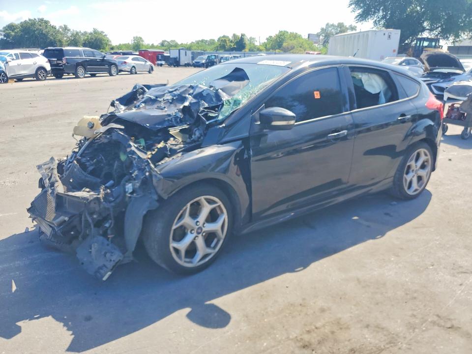 2013 Ford Focus VIN 1FADP3L98DL282813 COPART salvage auction — FRONT END, Fl - Cert Of Title Slvg Rebuildable, sold $375 on 2026-07-02 (photo 1)
