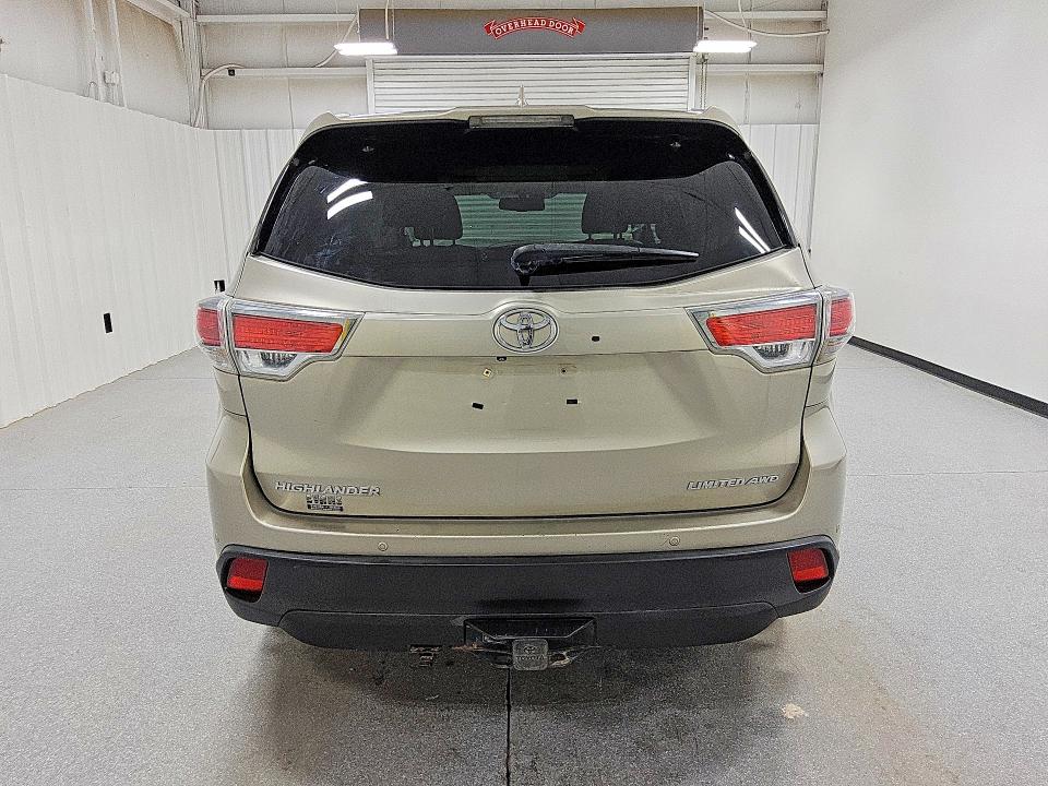 2014 Toyota Highlander VIN 5TDDKRFH2ES066096 COPART salvage auction — FRONT END, Az - Cert Of Title - Salvage, sold $5,800 on 2026-07-21 (photo 6)