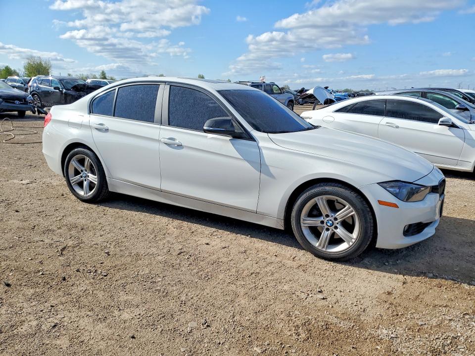 2013 BMW 3er VIN WBA3B5G57DNS02412 COPART salvage auction — FRONT END, Il - Salvage Certificate, sold $625 on 2026-07-09 (photo 4)