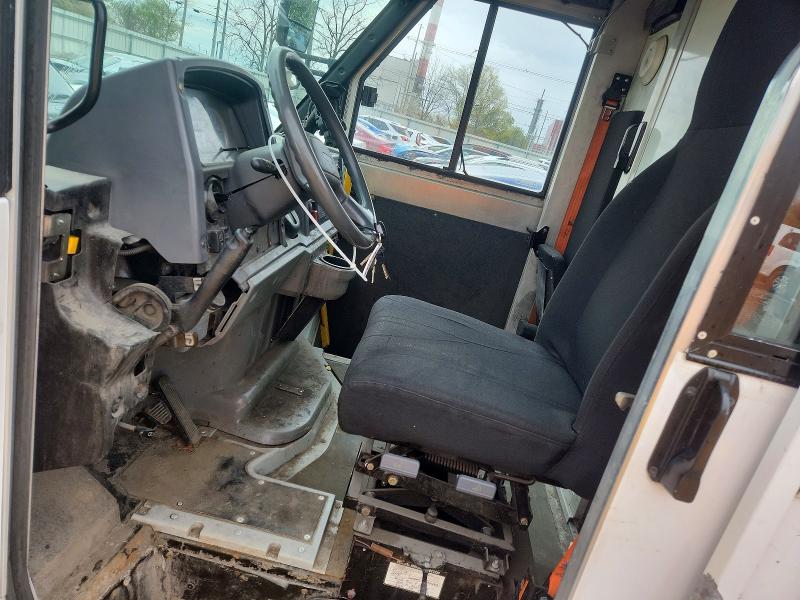 2018 Isuzu Reach VIN JALB4T17XJ7W02311 COPART salvage auction — REAR END, MI - CERTIFICATE OF TITLE, sold $250 on 2026-07-28 (photo 7)