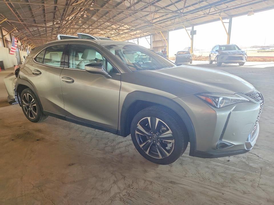 2021 Lexus Ux VIN JTHX3JBH5M2042705 COPART salvage auction — REAR END, Az - Cert Of Title - Salvage, sold $8,500 on 2026-07-22 (photo 4)