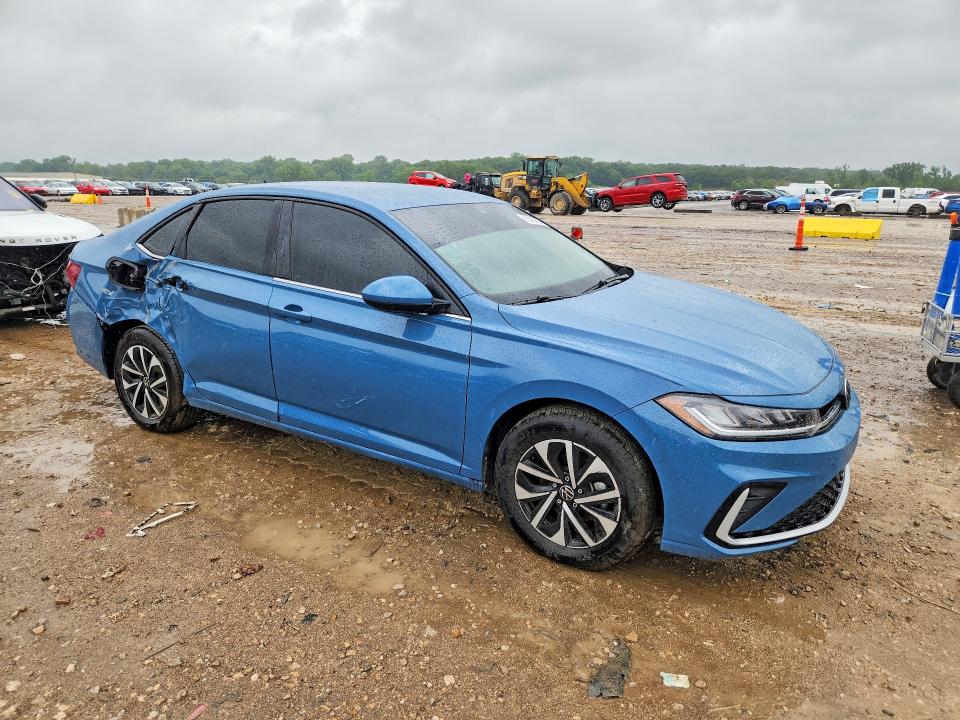 2025 Volkswagen Jetta VIN 3VW5X7BU5SM109190 COPART salvage auction — SIDE, Mo - Cert Of Title-Repossessed (P), sold $10,800 on 2026-07-30 (photo 4)