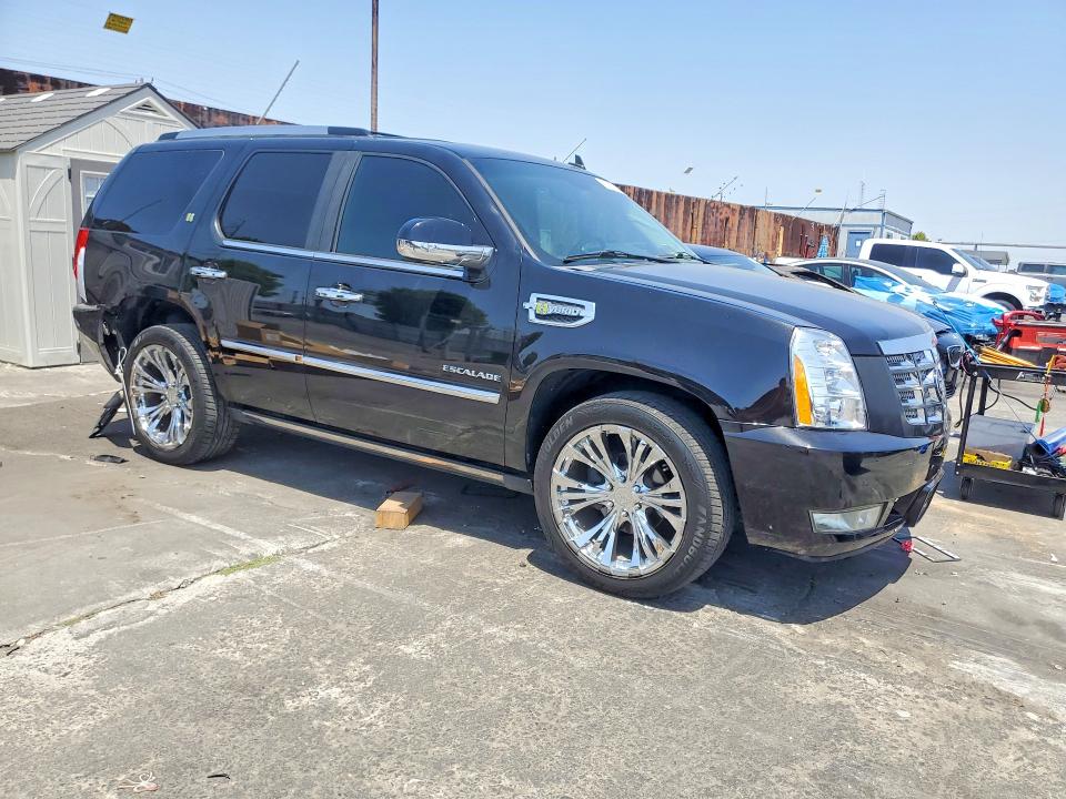 2011 Cadillac Escalade VIN 1GYS3EEJ4BR231670 COPART salvage auction — REAR END, Ca - Salvage Certificate, sold $850 on 2026-07-22 (photo 4)