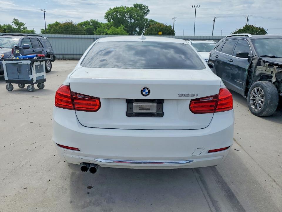 2012 BMW 3er VIN WBA3A5G54CNP17045 COPART salvage auction — FRONT END, Tx - Salvage Vehicle Title, sold $175 on 2026-07-30 (photo 6)