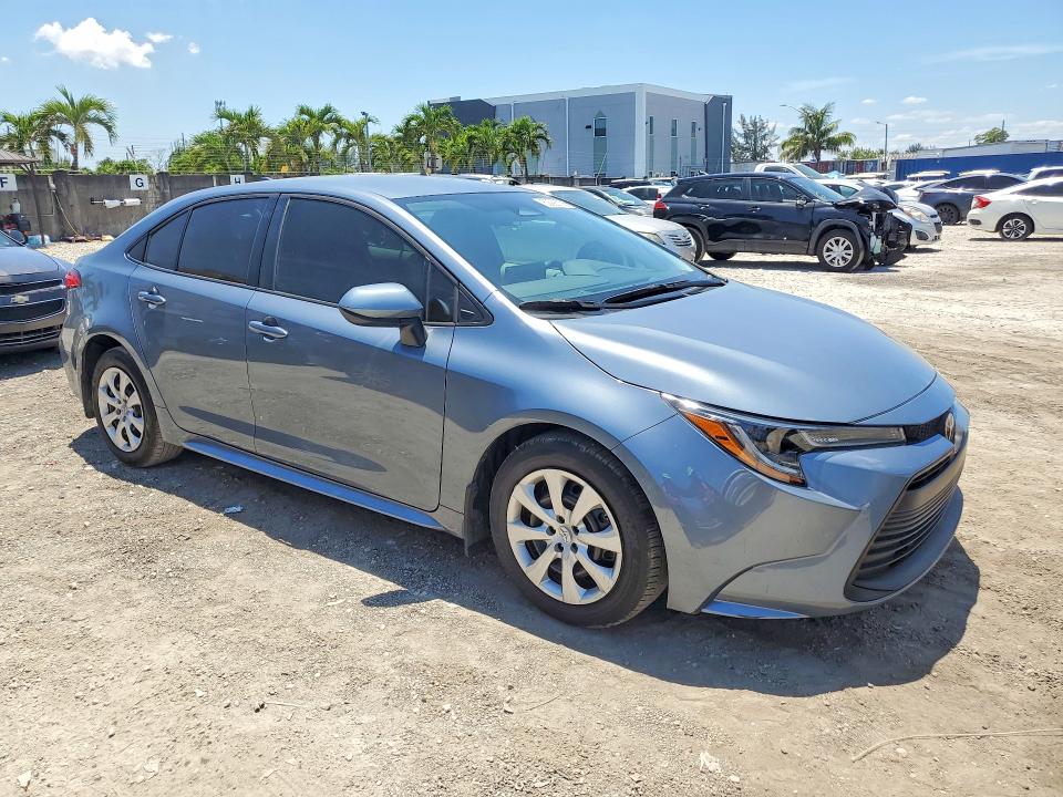 2025 Toyota VIN 5YFB4MDE8SP234275 COPART salvage auction — SIDE, Fl - Cert Of Title Slvg Rebuildable, sold $5,700 on 2026-07-14 (photo 4)