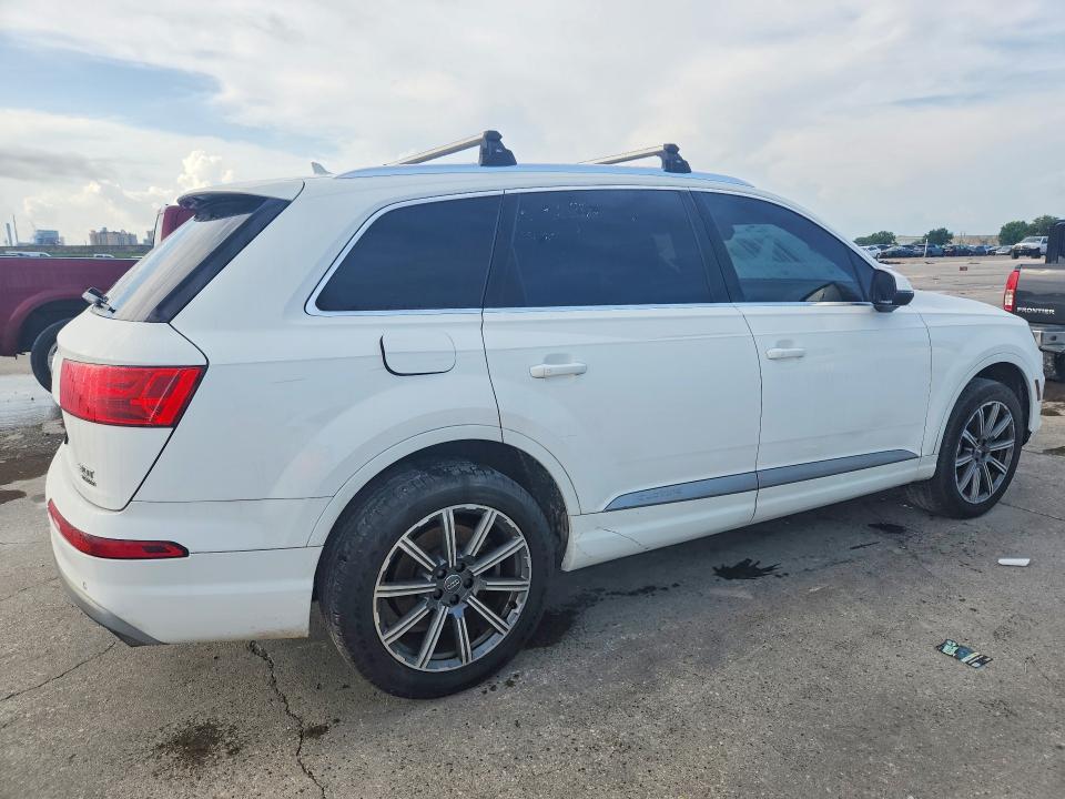 2017 Audi Q7 VIN WA1LAAF78HD044461 COPART salvage auction — MINOR DENT/SCRATCHES, La - Dealer Only Clean Title (P), sold $5,900 on 2026-07-29 (photo 3)