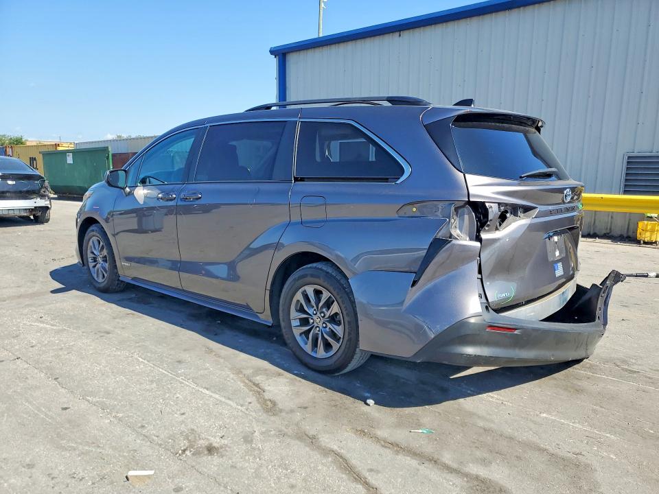 2021 Toyota VIN 5TDBSKFC0MS023460 COPART salvage auction — SIDE, Salvage Title, sold $4,000 on 2026-07-28 (photo 2)