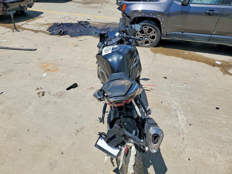 2026 Kawasaki Zx VIN JKBZXJJ19TA047757 COPART salvage auction — ROLLOVER, KY - BILL OF SALE/PART ONLY/NO TITL, sold $3,100 on 2026-07-15 (photo 6)