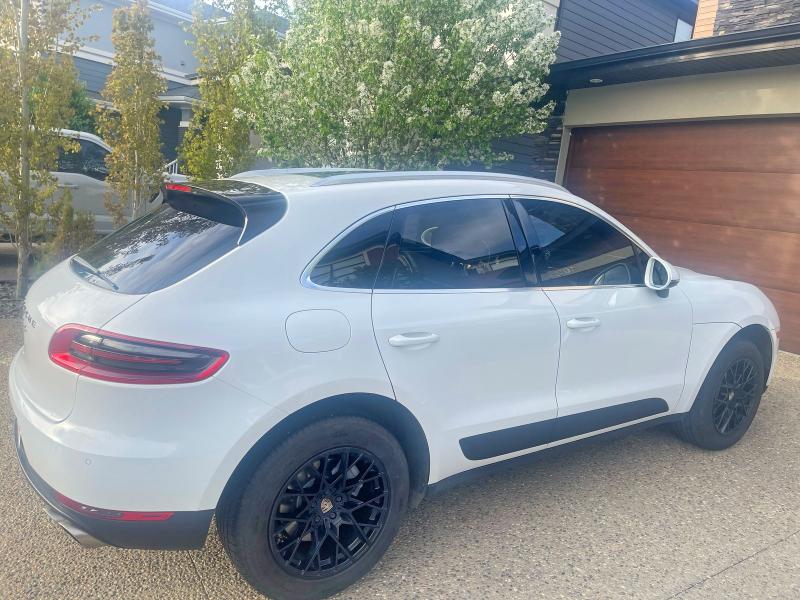 2015 Porsche Macan VIN WP1AB2A53FLB51778 COPART salvage auction — MINOR DENT/SCRATCHES, Ab - Bos - Active, sold $10,100 on 2026-07-03 (photo 4)