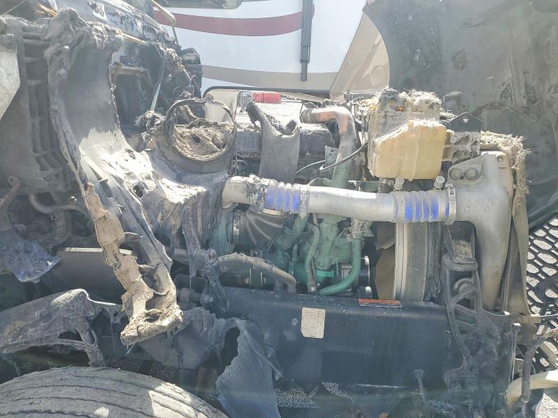 2020 Volvo Vn VIN 4V4NC9EH8LN249447 COPART salvage auction — BURN, TX - NONREPAIRABLE TITLE, sold $450 on 2026-07-24 (photo 7)