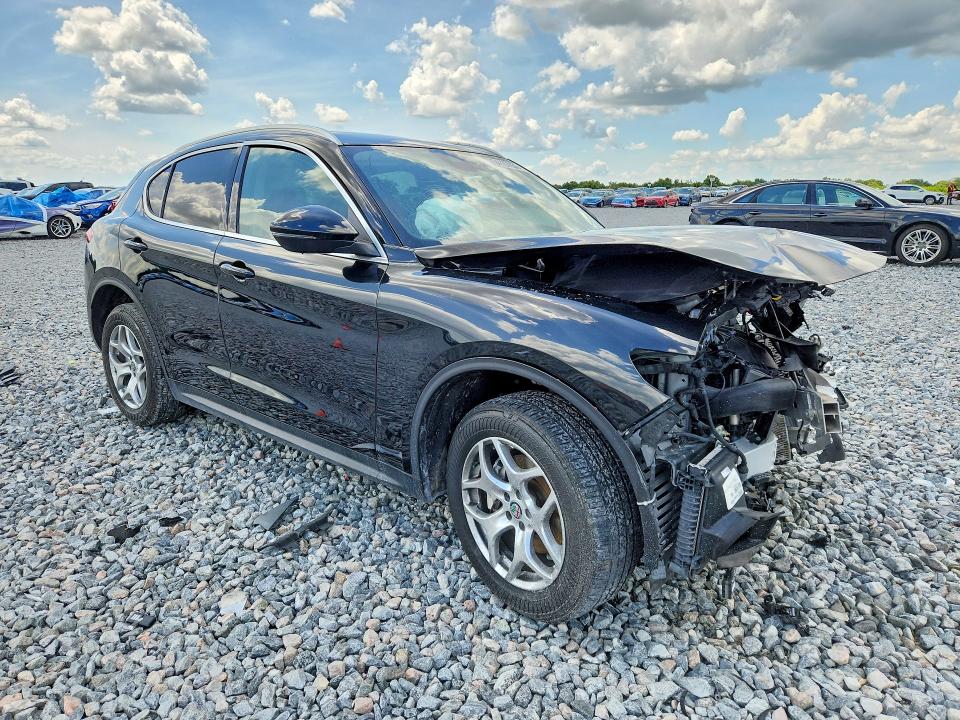 2020 Alfa romeo Stelvio VIN ZASPAJAN4L7C90922 COPART salvage auction — FRONT END, Fl - Certificate Of Destruction, sold $1,400 on 2026-07-02 (photo 4)