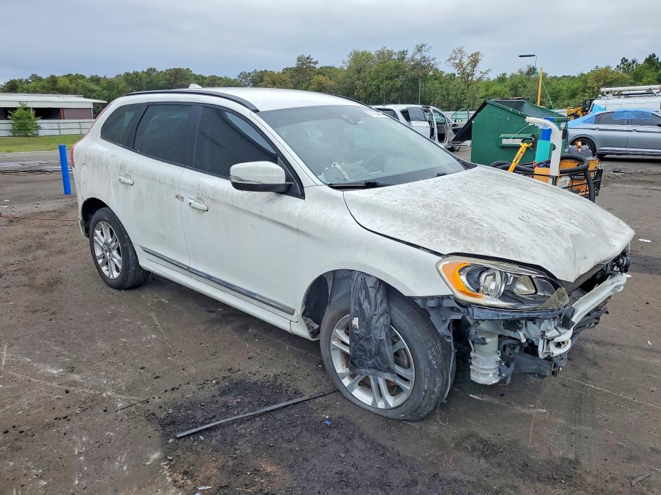 2015 Volvo VIN YV440MDJ8F2676329 COPART salvage auction — FRONT END, Fl - Certificate Of Title, sold $675 on 2026-07-27 (photo 4)
